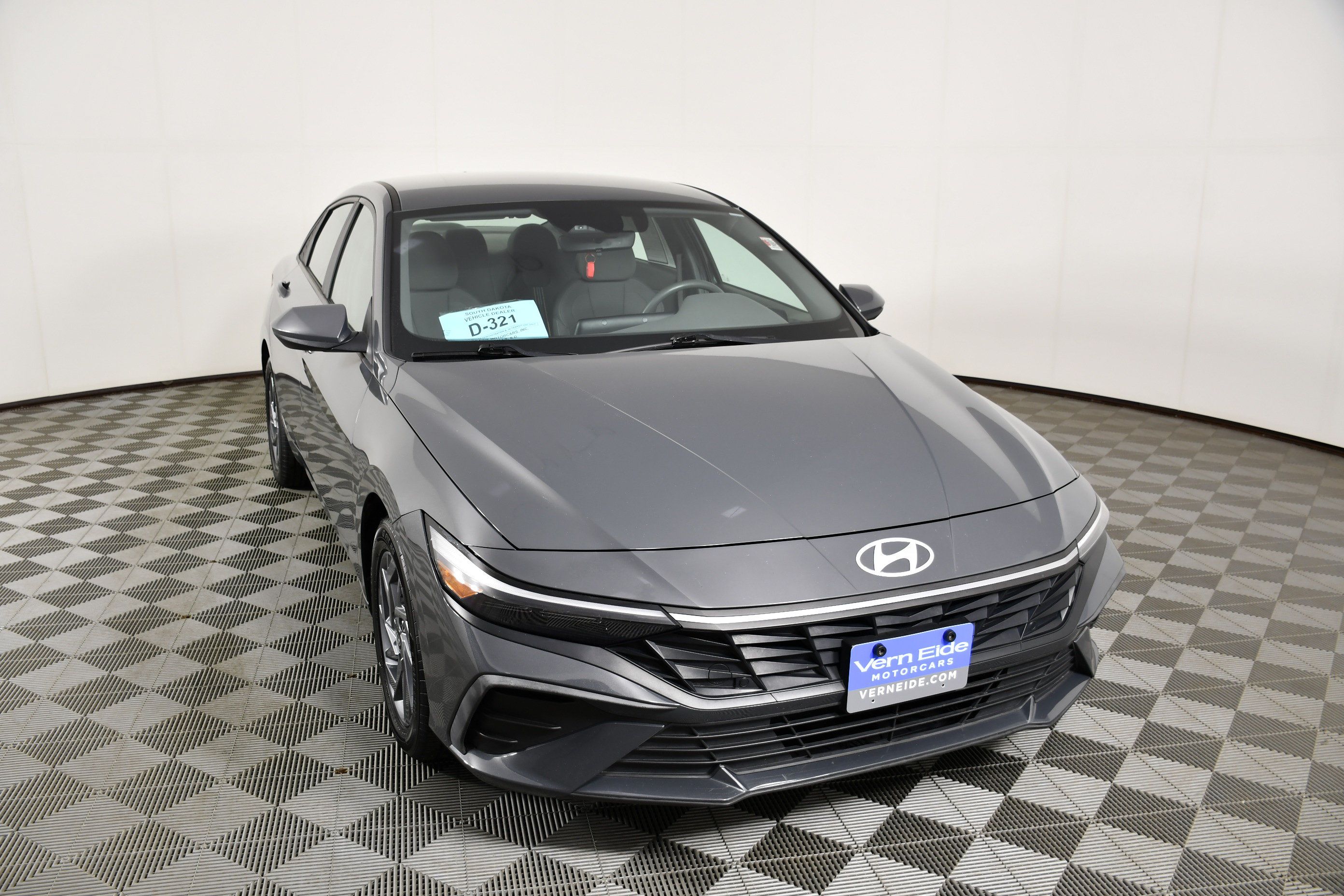 Used 2024 Hyundai Elantra SEL FWD image 7