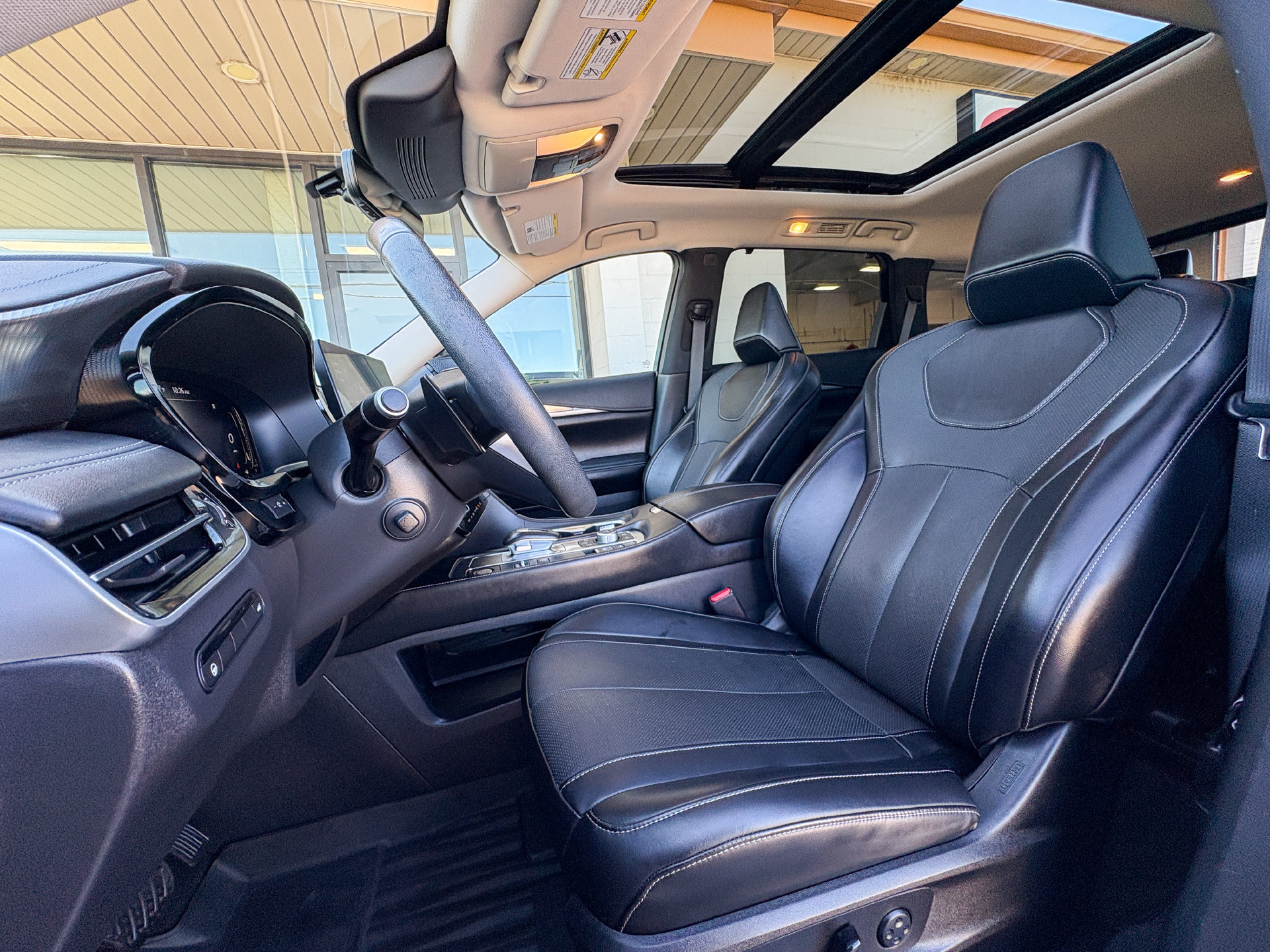 Used 2023 INFINITI QX60 Luxe w/ Cargo Package AWD/4WD image 24