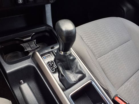 Used 2019 Toyota Tacoma SR5 RWD image 11