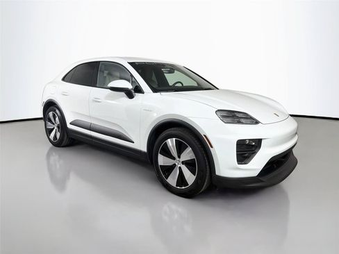 Certified 2025 Porsche Macan 4 Electric w/ Premium Package AWD/4WD image 9