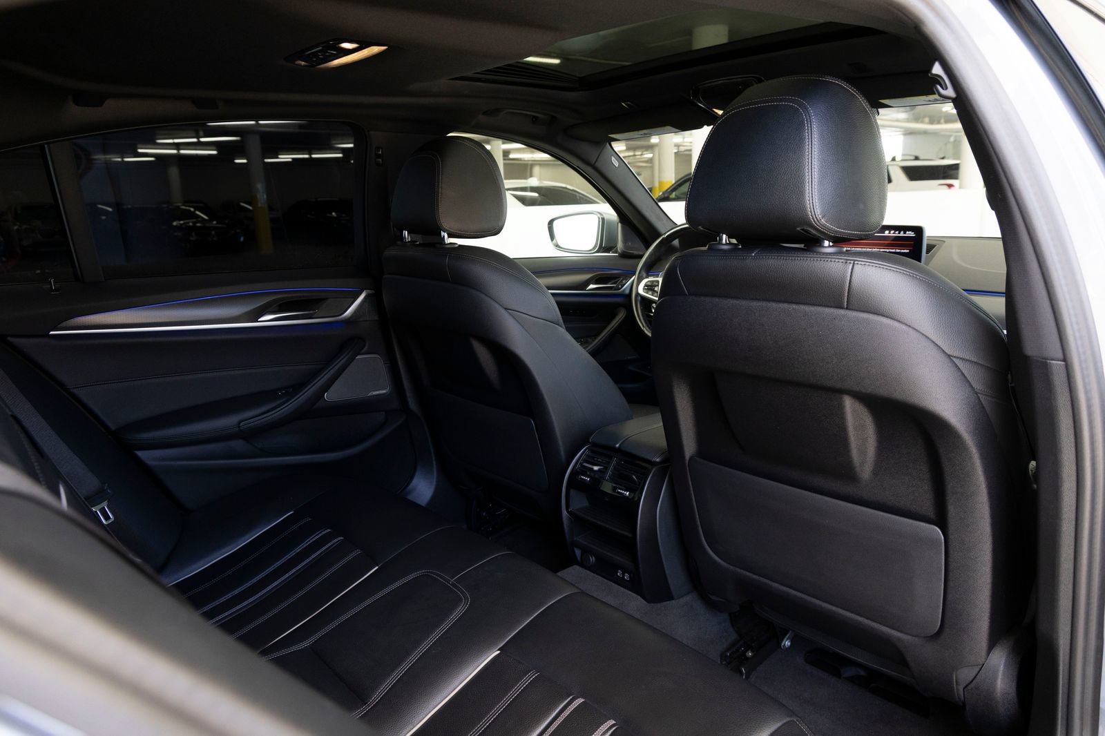 Used 2023 BMW 540i w/ M Sport Package RWD image 23