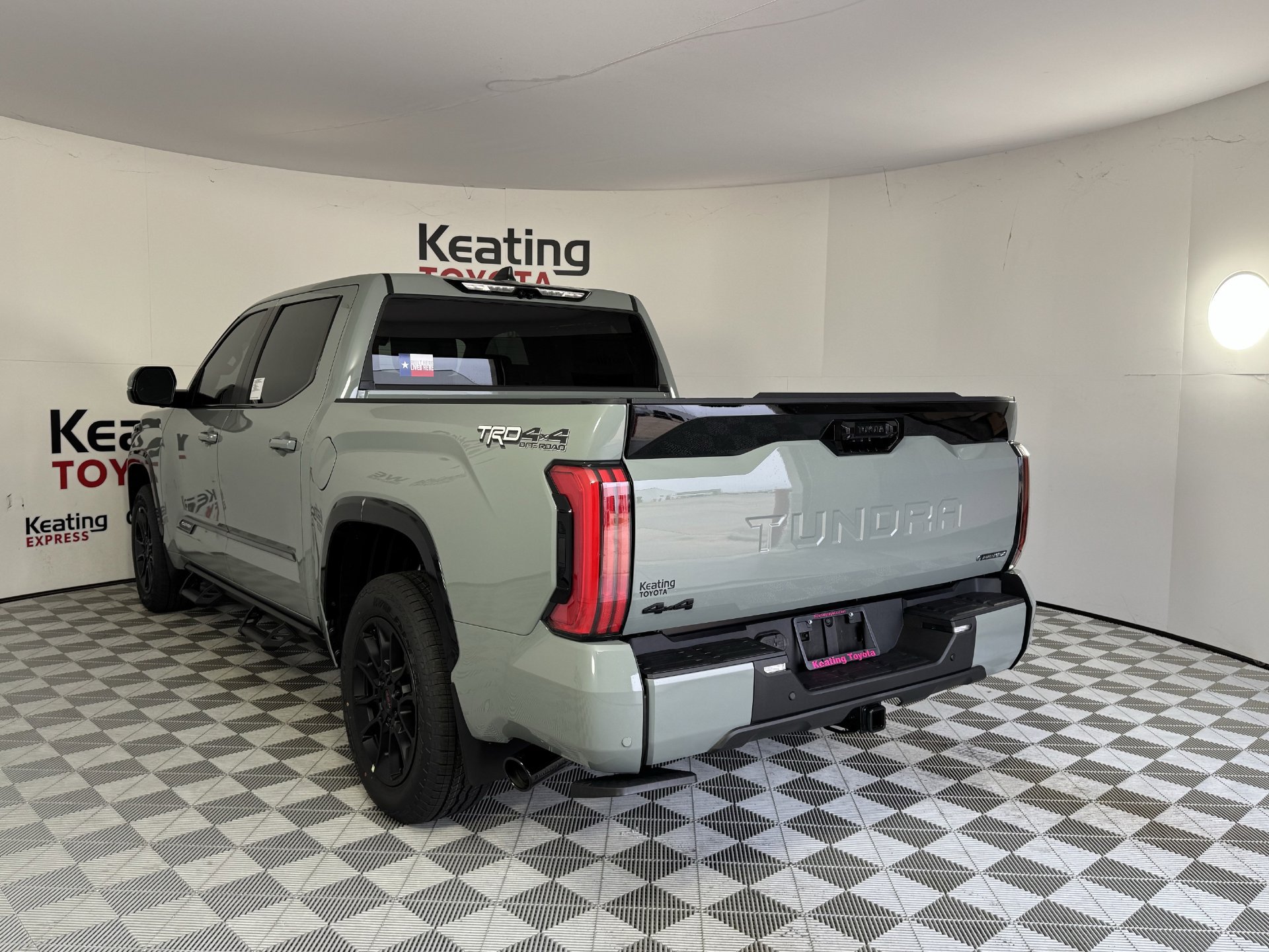 New 2026 Toyota Tundra Platinum w/ TRD Off-Road Package AWD/4WD image 10