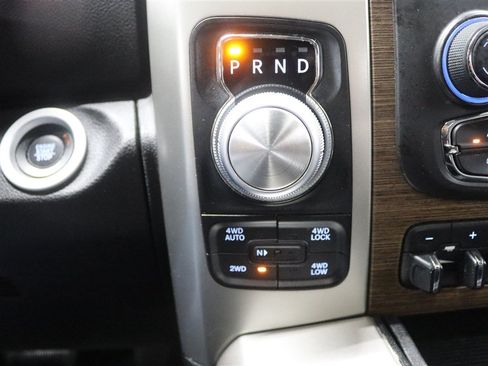 Used 2018 RAM 1500 Laramie w/ Convenience Group AWD/4WD image 40