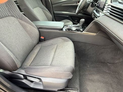 Used 2025 Toyota Camry LE image 10