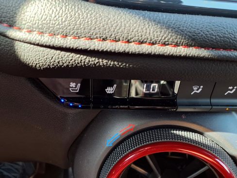 Used 2024 Chevrolet Blazer RS w/ Driver Confidence II Package image 8