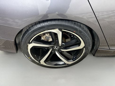 Used 2018 Honda Accord Sport image 33