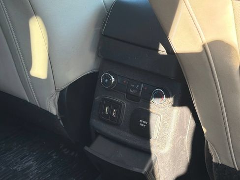 Used 2017 Ford Explorer Platinum AWD/4WD image 9