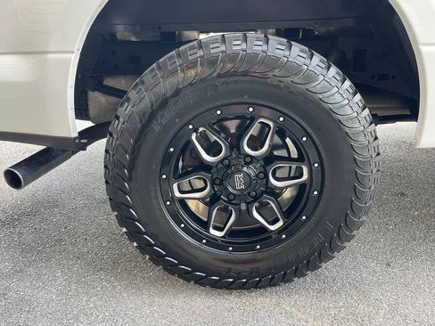 Used 2017 Ford F150 XL w/ Equipment Group 101A Mid AWD/4WD image 12