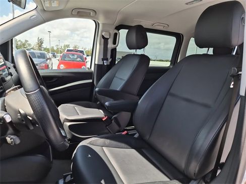 Used 2023 Mercedes-Benz Metris Passenger image 17