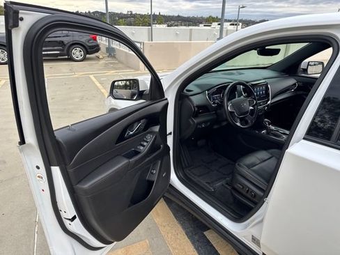 Used 2022 Chevrolet Traverse RS w/ LPO, Cargo Package image 26