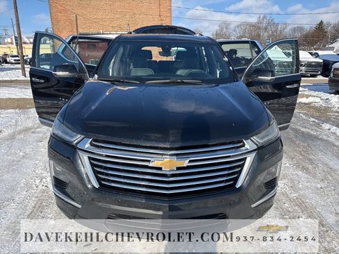 Used 2023 Chevrolet Traverse Premier image 35
