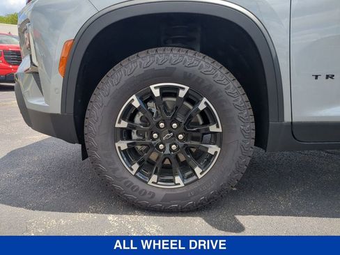 New 2025 Chevrolet Traverse Z71 w/ Enhanced Driving Package AWD/4WD image 24