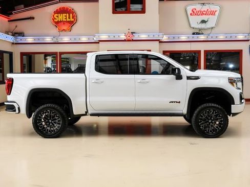Used 2021 GMC Sierra 1500 AT4 w/ AT4 Premium Package image 11