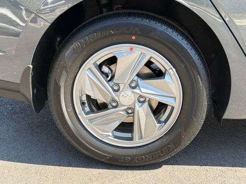 New 2026 Hyundai Elantra SE image 17