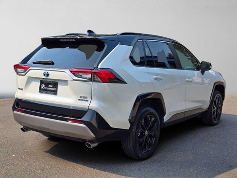 Used 2022 Toyota RAV4 XSE AWD/4WD image 3