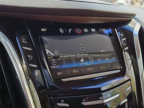 Used 2016 Cadillac Escalade Luxury image 17