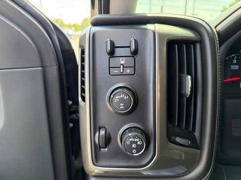 Used 2018 Chevrolet Silverado 1500 High Country AWD/4WD image 16