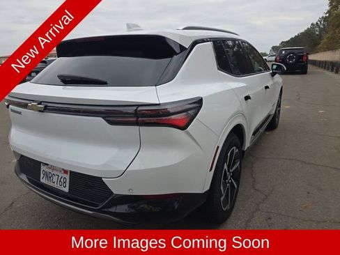 Used 2024 Chevrolet Equinox EV LT FWD image 3