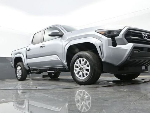Used 2025 Toyota Tacoma SR5 RWD image 23