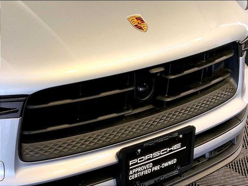 Used 2026 Porsche Macan AWD/4WD image 35