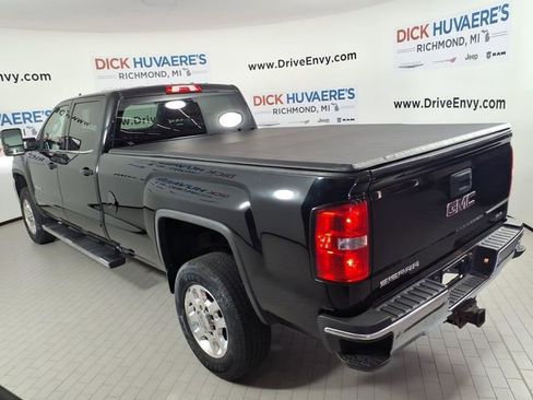 Used 2017 GMC Sierra 2500 SLE w/ HD SLE Preferred Plus Package AWD/4WD image 6