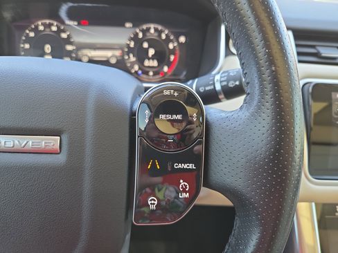 Used 2019 Land Rover Range Rover Sport HSE image 13