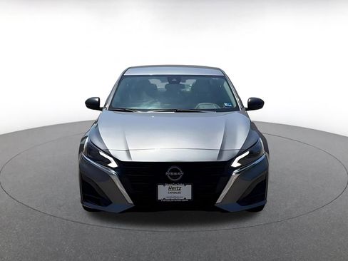 Used 2025 Nissan Altima 2.5 SV FWD image 4