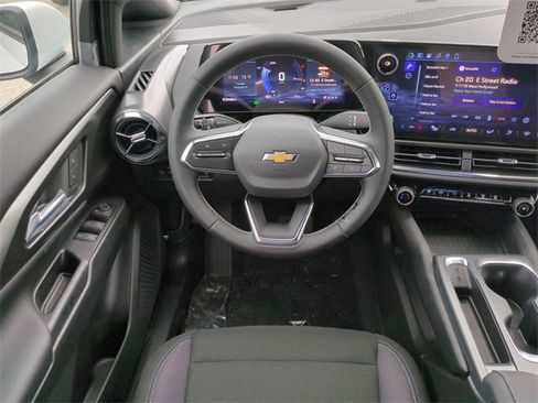 New 2026 Chevrolet Equinox EV LT image 16