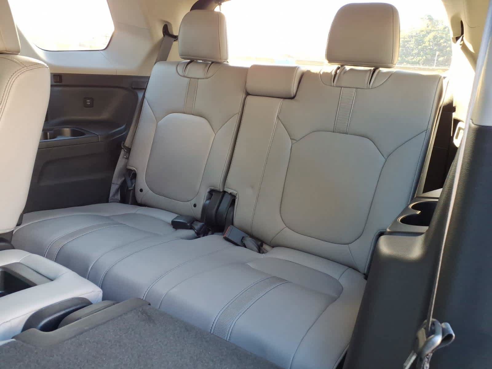 Used 2025 Honda Pilot EX-L image 10