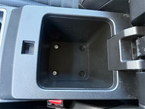 Used 2024 Mitsubishi Outlander SE image 22