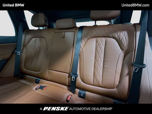 Used 2024 BMW X5 xDrive40i w/ M Sport Package AWD/4WD image 13