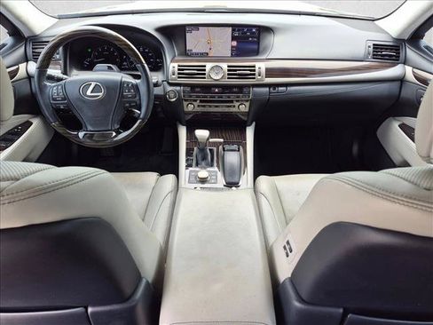 Used 2015 Lexus LS 460 L w/ Ultra Luxury Package RWD image 18