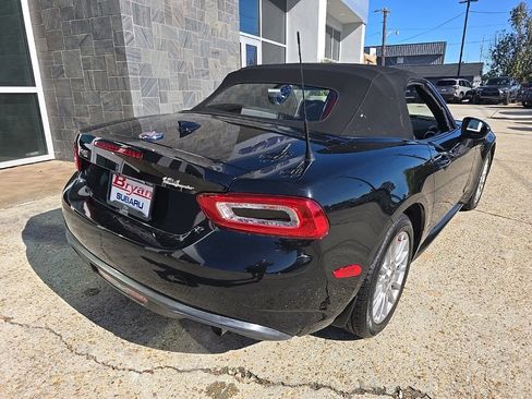 Used 2019 FIAT 124 Spider Classica w/ Technology Group image 33
