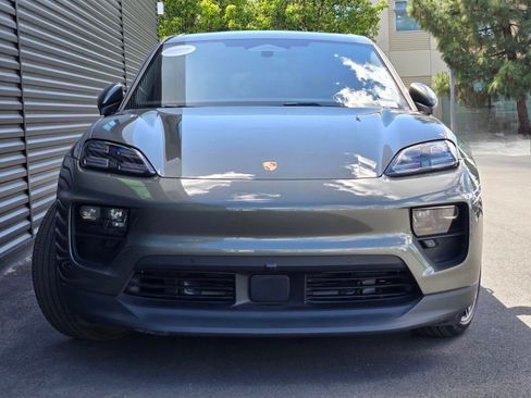 Certified 2025 Porsche Macan 4 Electric AWD/4WD image 10