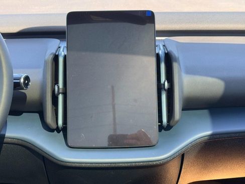 New 2026 Volvo EX30 Plus w/ Protection Package image 8