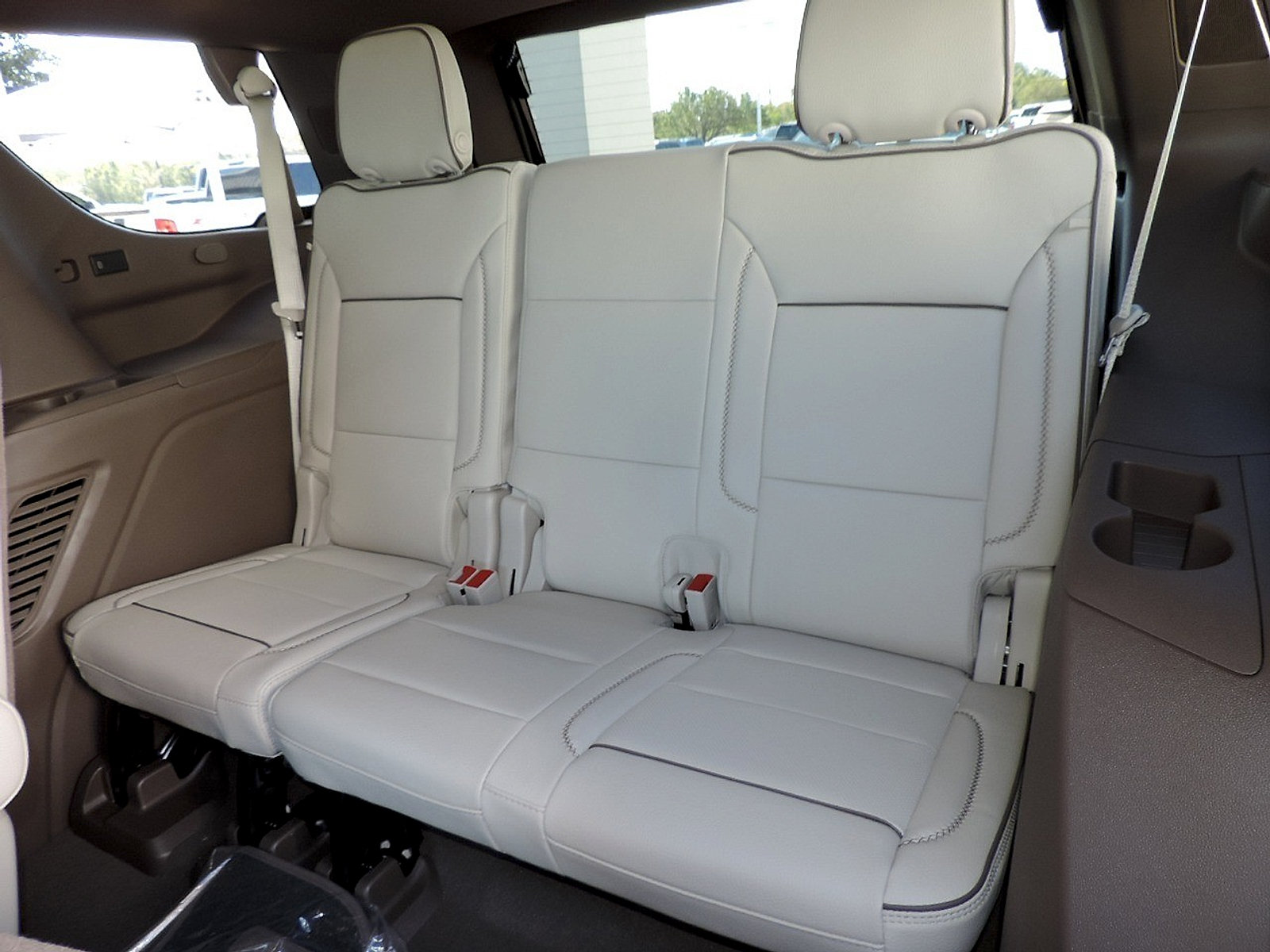 New 2027 GMC Yukon Denali w/ Denali Reserve Package AWD/4WD image 15