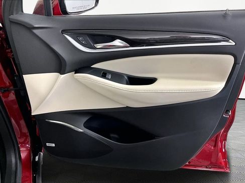 Used 2023 Buick Enclave Premium image 29