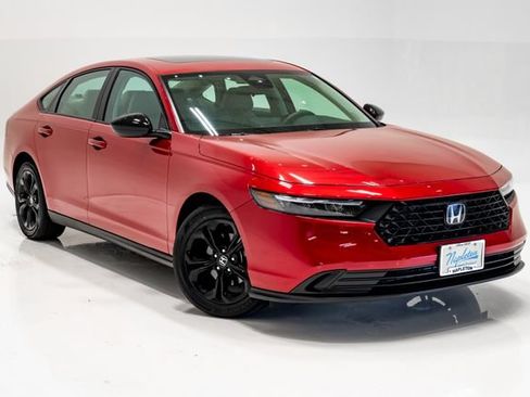 Used 2025 Honda Accord SE image 5