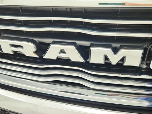Used 2024 RAM 1500 Laramie image 16