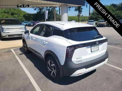 Used 2025 Nissan Kicks SV FWD image 2