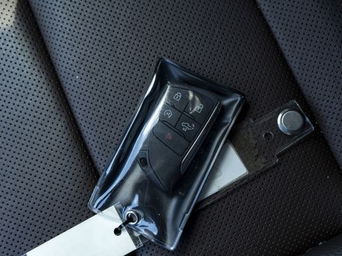 Used 2024 GMC Sierra 3500 Denali w/ Denali Reserve Package image 43