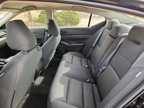 Used 2024 Nissan Altima 2.5 SV image 9