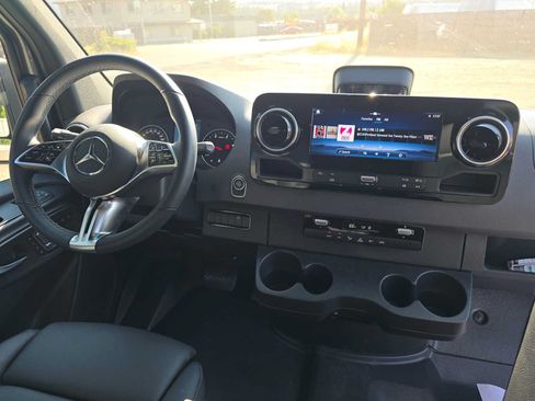 Used 2026 Mercedes-Benz Sprinter 2500 image 12