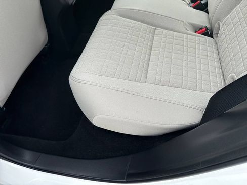 Certified 2025 Honda HR-V LX image 17