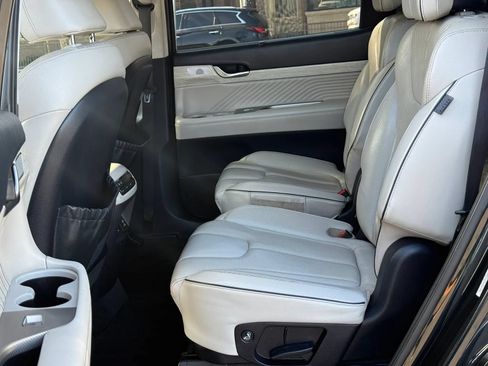 Used 2023 Hyundai Palisade Calligraphy FWD image 16