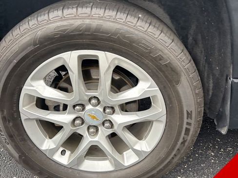 Used 2020 Chevrolet Traverse LT image 13