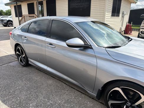 Used 2020 Honda Accord Sport image 9