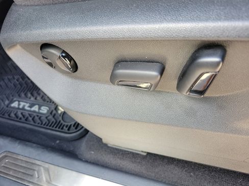 Used 2023 Volkswagen Atlas Cross Sport SE image 24