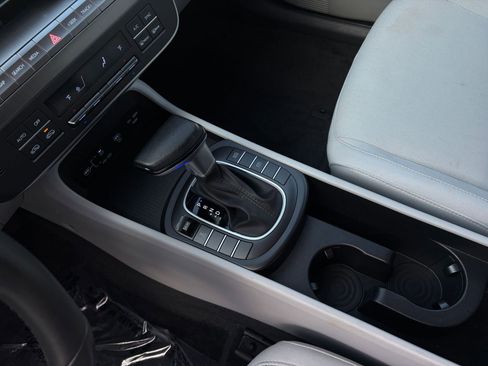 Used 2025 Hyundai Kona SEL image 41