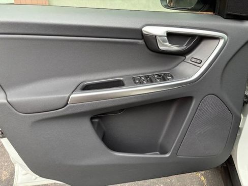 Used 2010 Volvo XC60 3.2 image 13